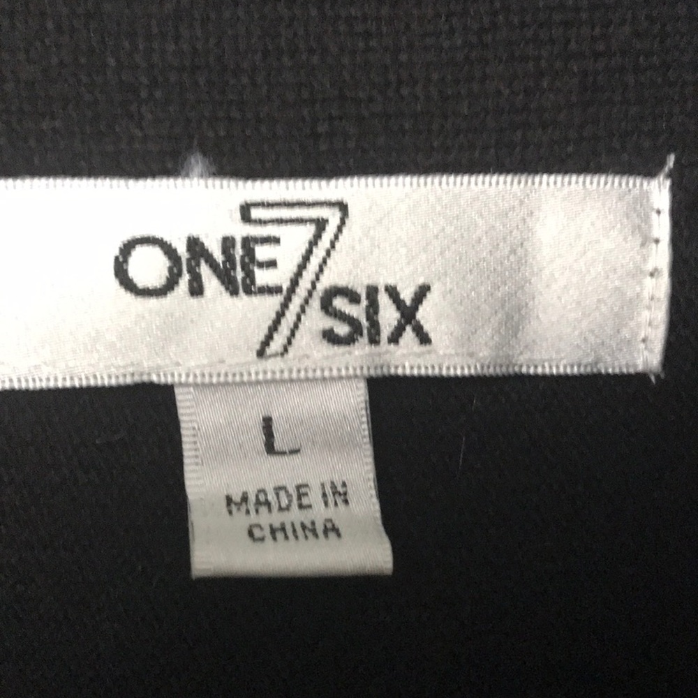Vest - Picture 4 of 7